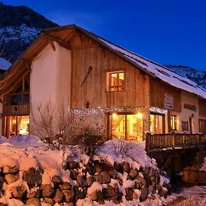 Couette-café Chambres D'hôte Le Brin De Paille, Saint-Martin-de-Queyrières